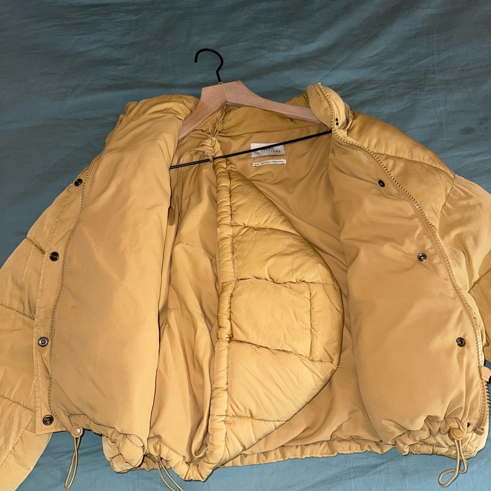 UO Urban Outfitters Cropped Puffer - Picture 3 of 5